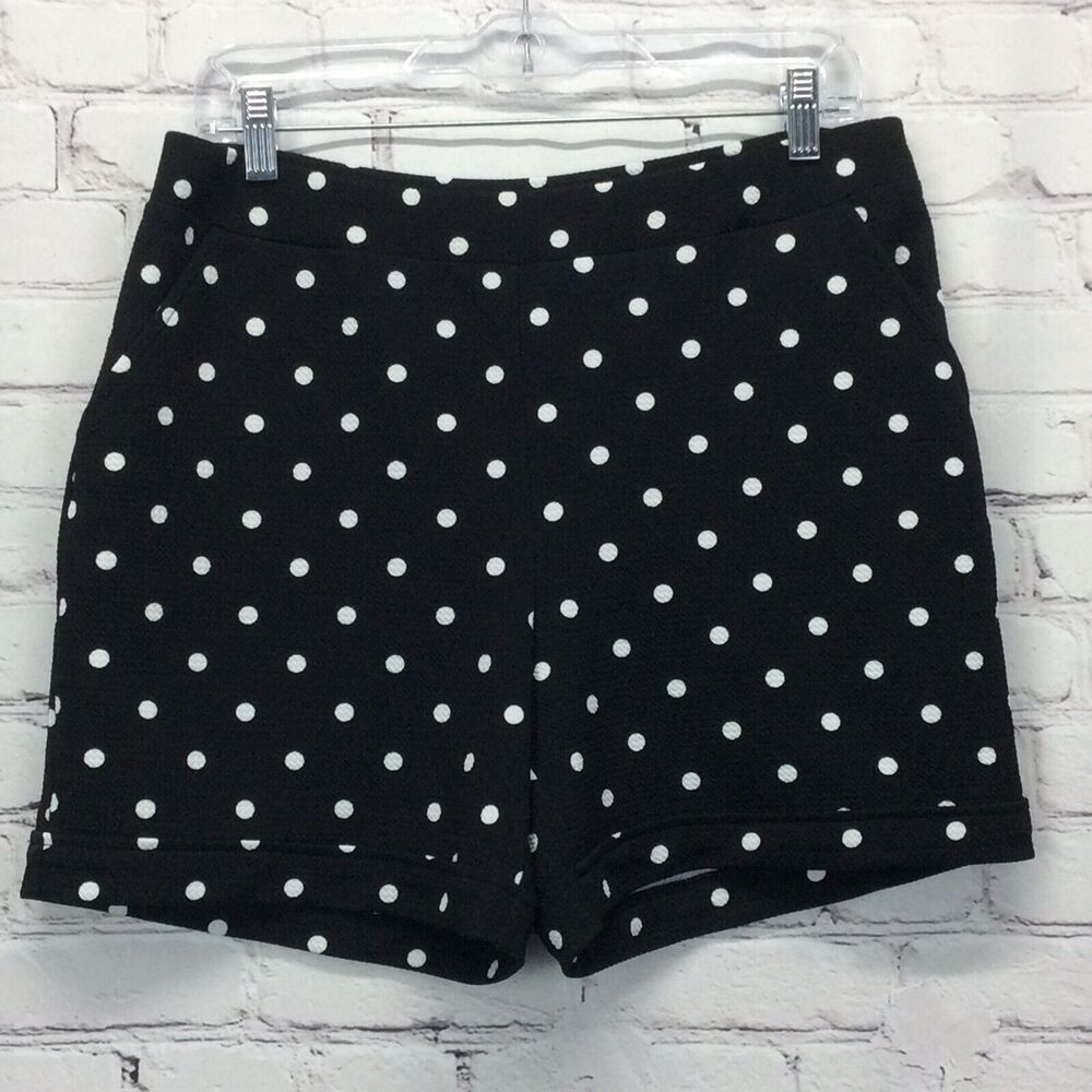 C Est. 1946 Shorts Womens Size M Black/White Polka Dot Flat Front Pull On Cuffed